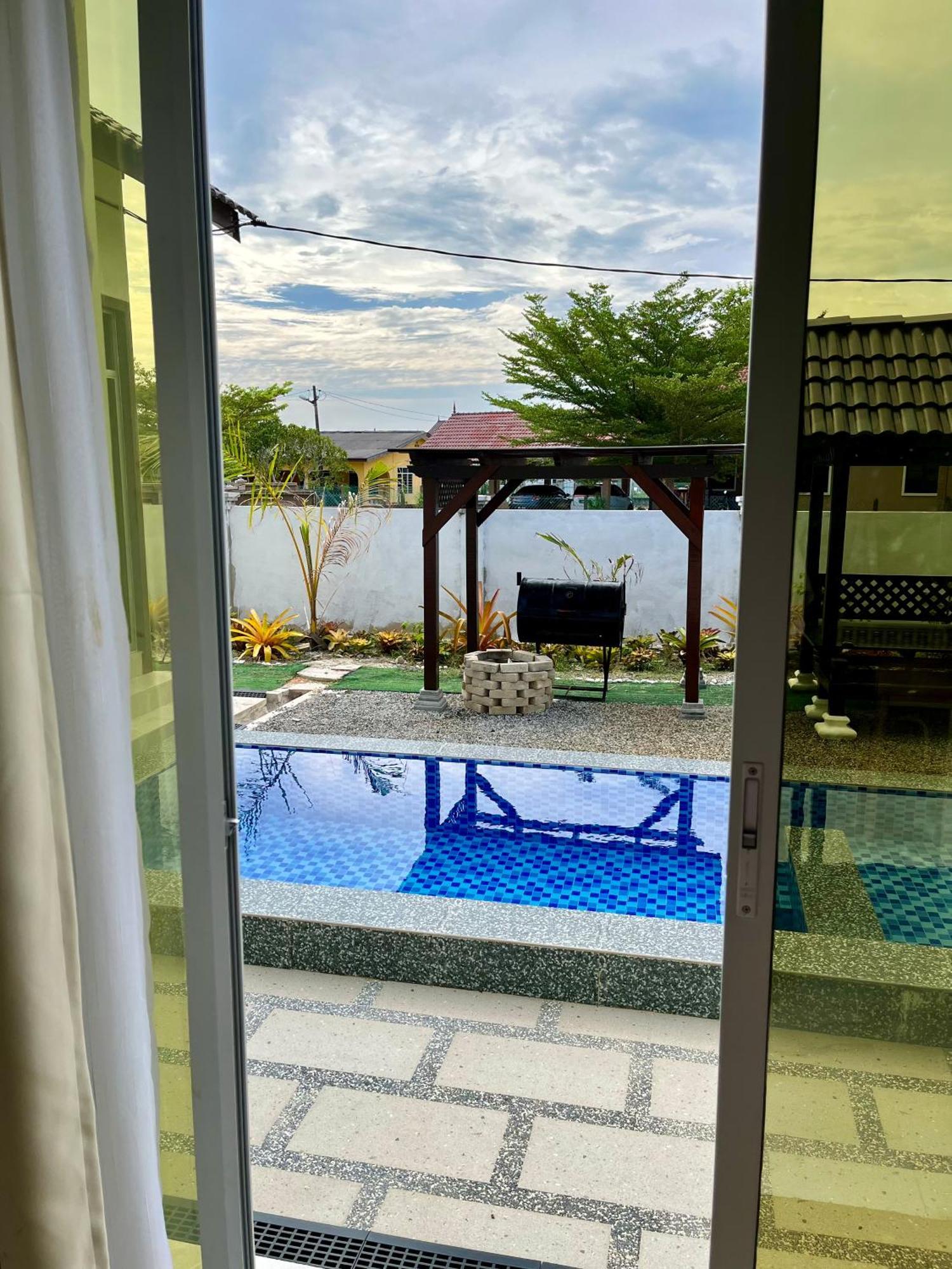 The Broms Villa Kuala Terengganu Eksteriør bilde